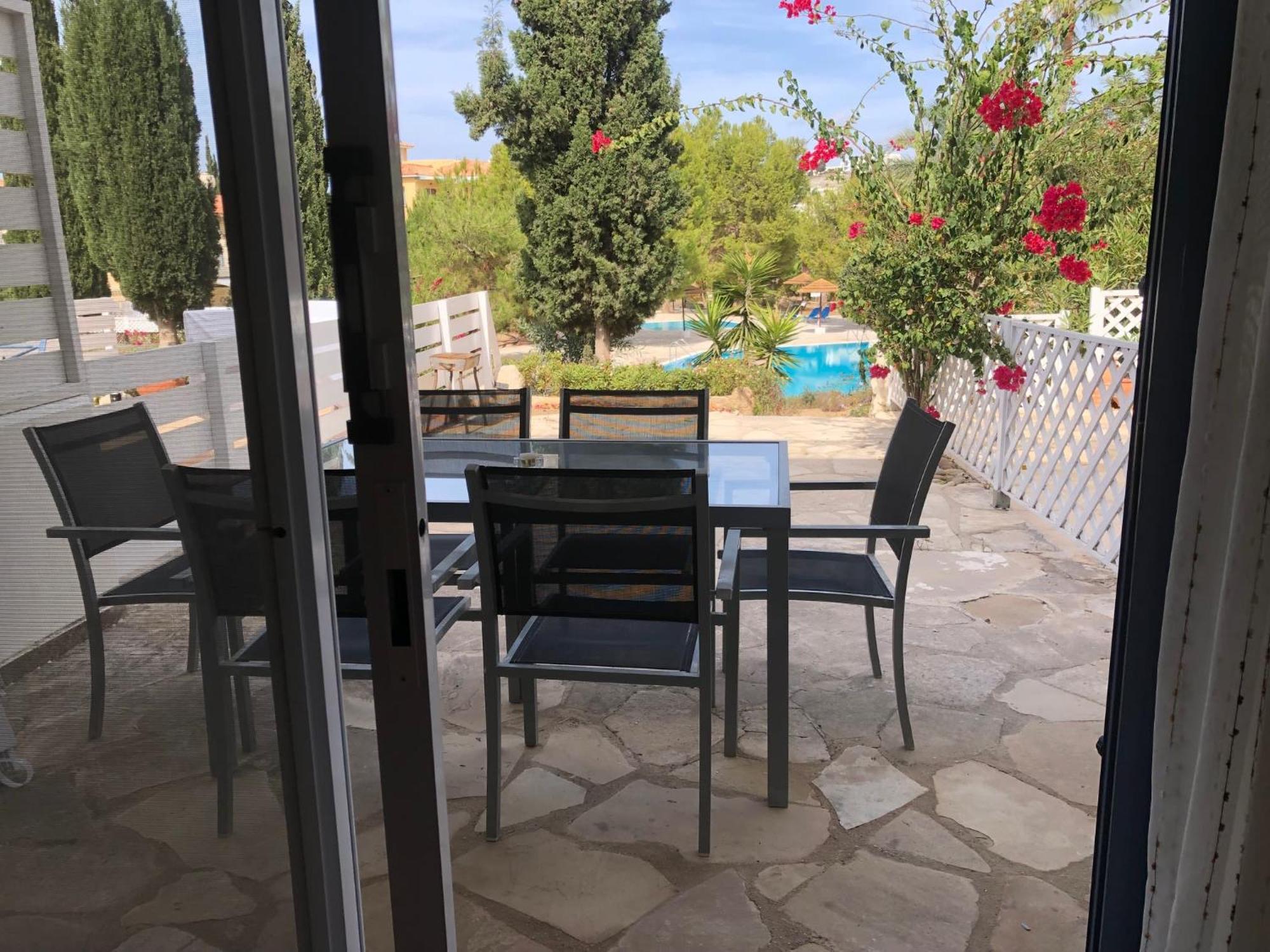 Regina Gardens - Spacious 3 Bed, 2 Bath Maisonette Пафос Экстерьер фото